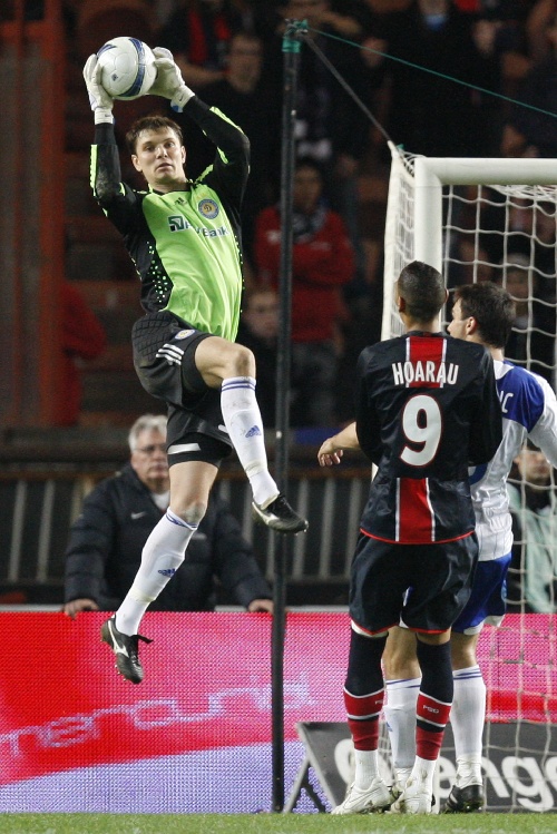 包含乌克兰篮球联赛：基辅队轻松胜出取得连胜的词条