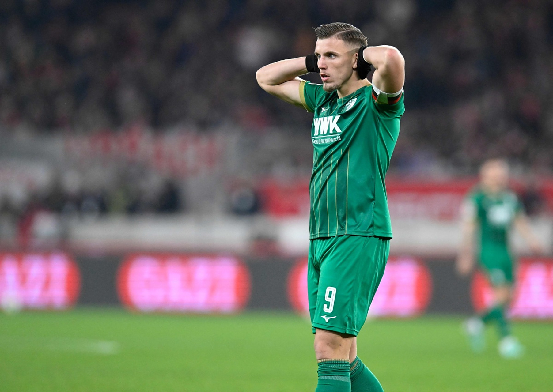 包含斯图加特球员精彩表现，获得胜利的词条