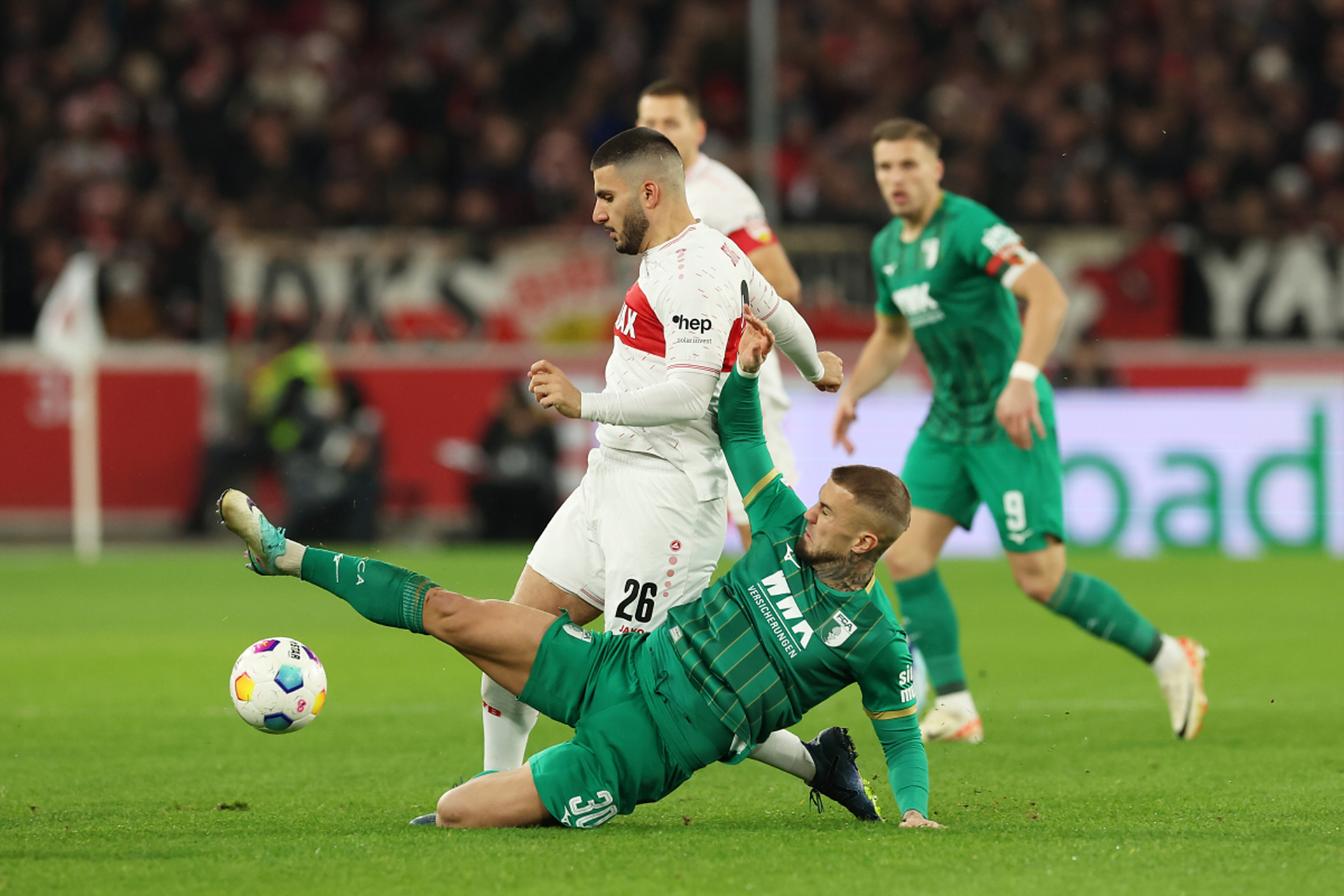 包含斯图加特球员精彩表现，获得胜利的词条