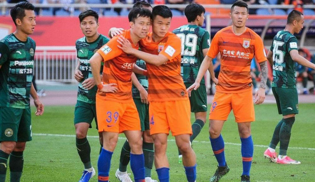 山东鲁能险胜对手，晋级淘汰阶段的简单介绍