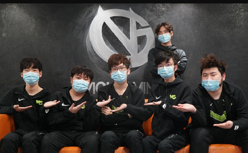 铁血战队实力强劲，狂胜对手成功晋级！