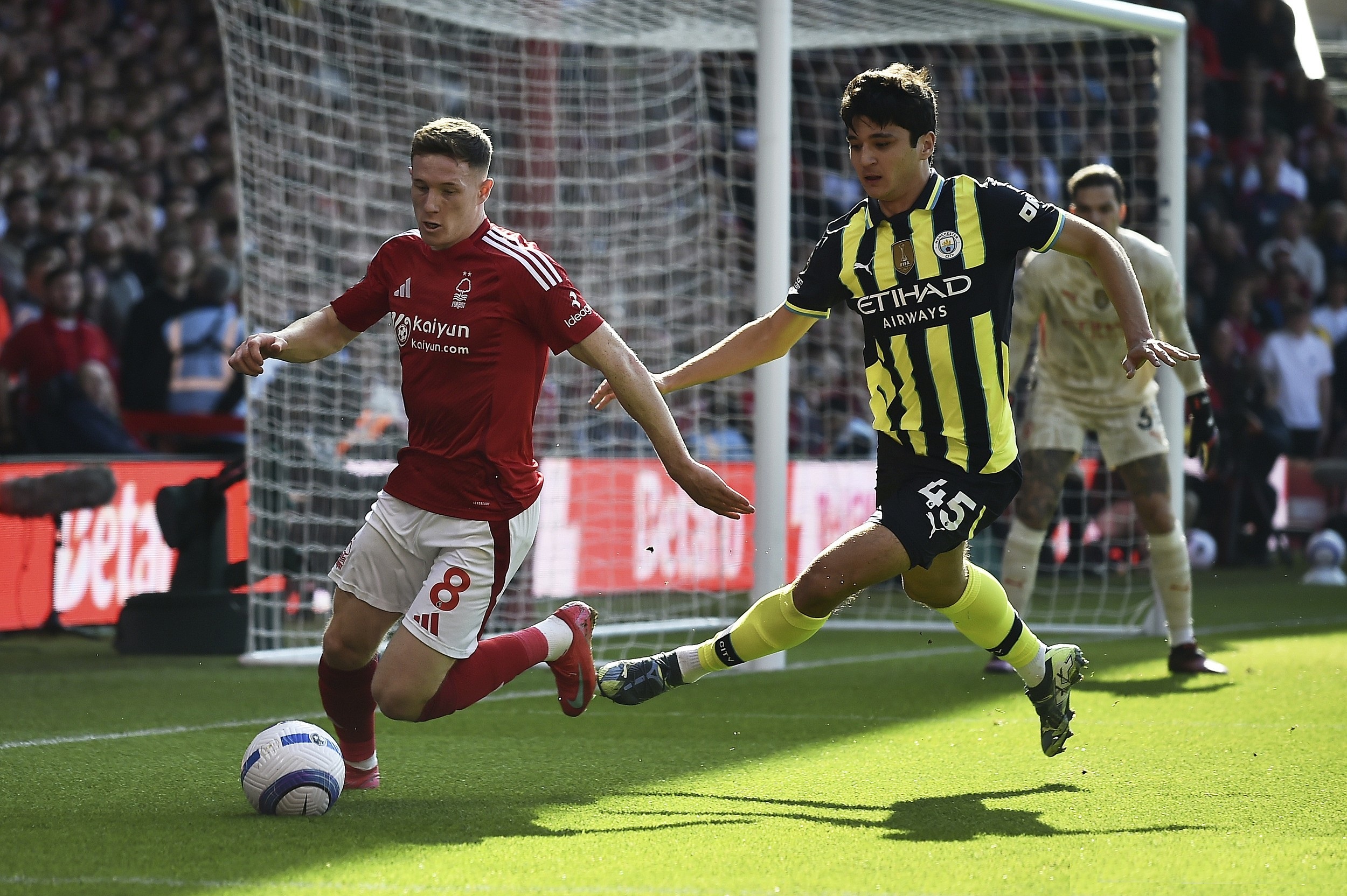 关于曼城主场负于昂热，遭遇滑铁卢的信息