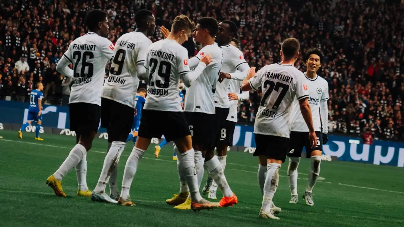 斯图加特客场遭遇失利连败积分榜垫底的简单介绍 斯图加特客场遭遇失利连败积分榜垫底的简单介绍