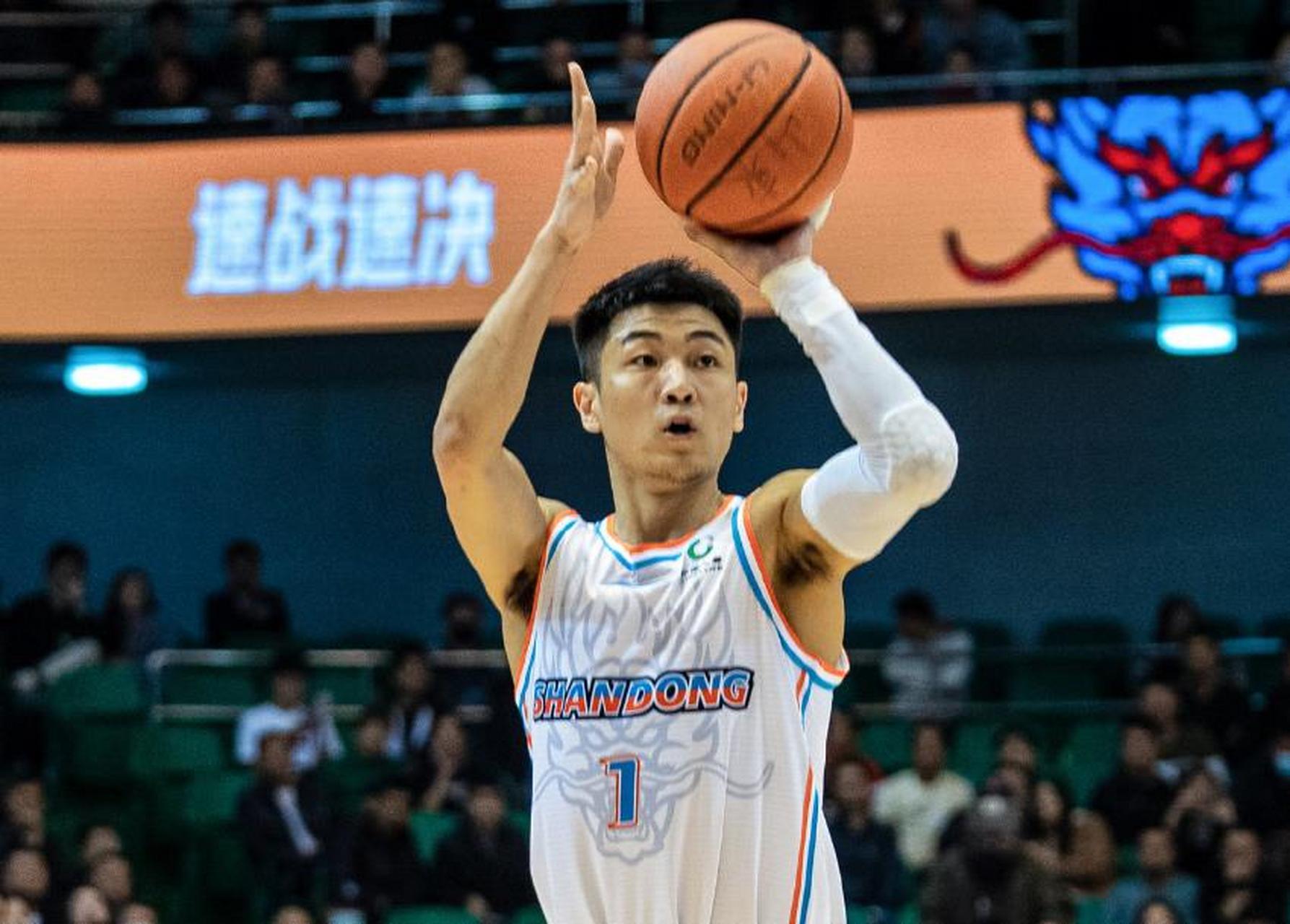 吉林队险胜广州队，高诗岩刷新纪录的简单介绍