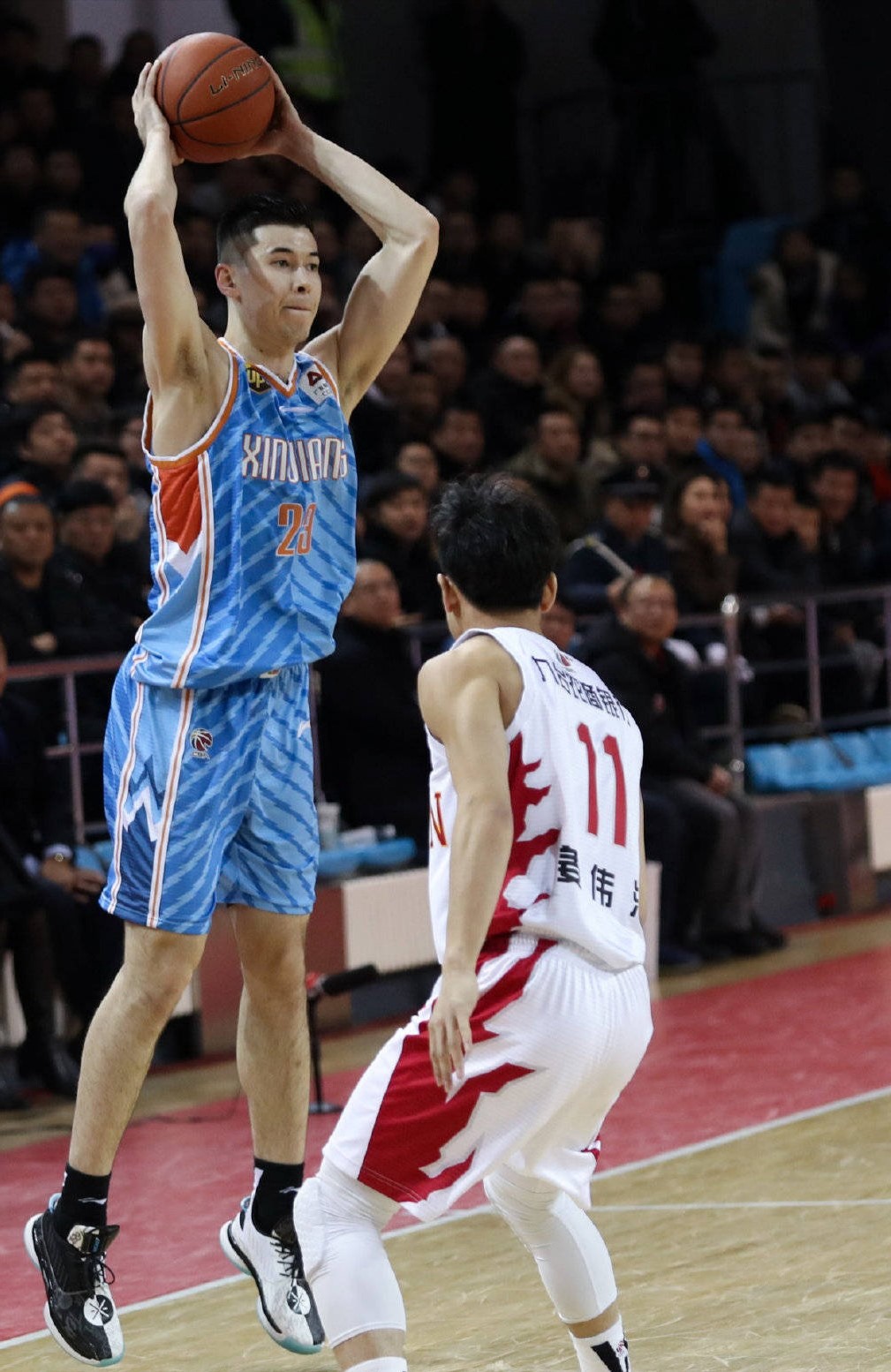 新疆队碾压青岛队，武切维奇惊艳四座的简单介绍