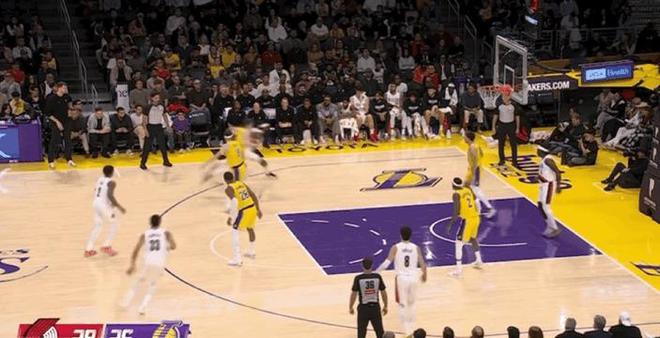 关于湖人碾压北京队，霍勒迪统治全场的信息