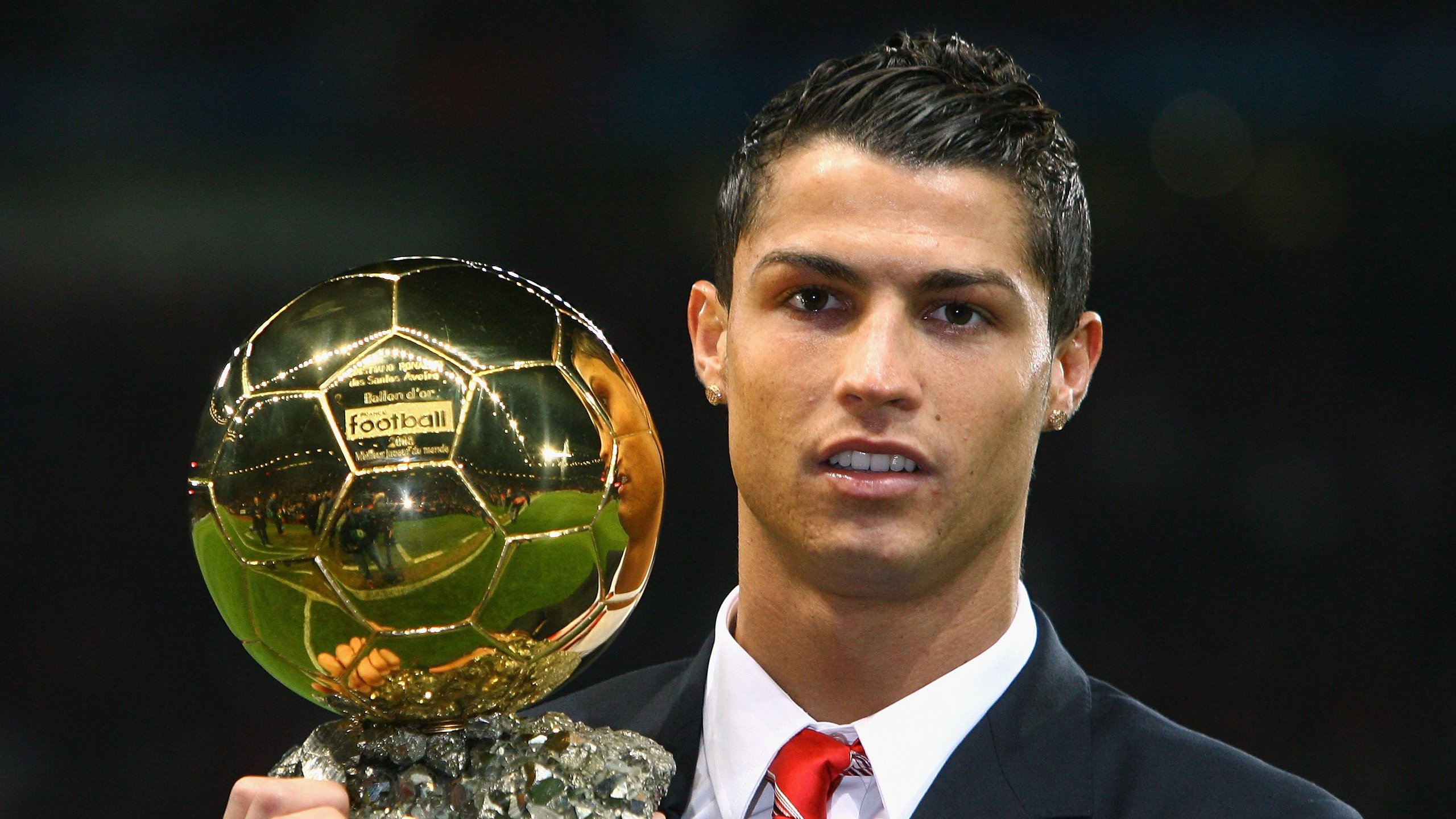 奥运周期关键战之夜，苏亚雷斯数据全面爆炸，定义传奇时刻